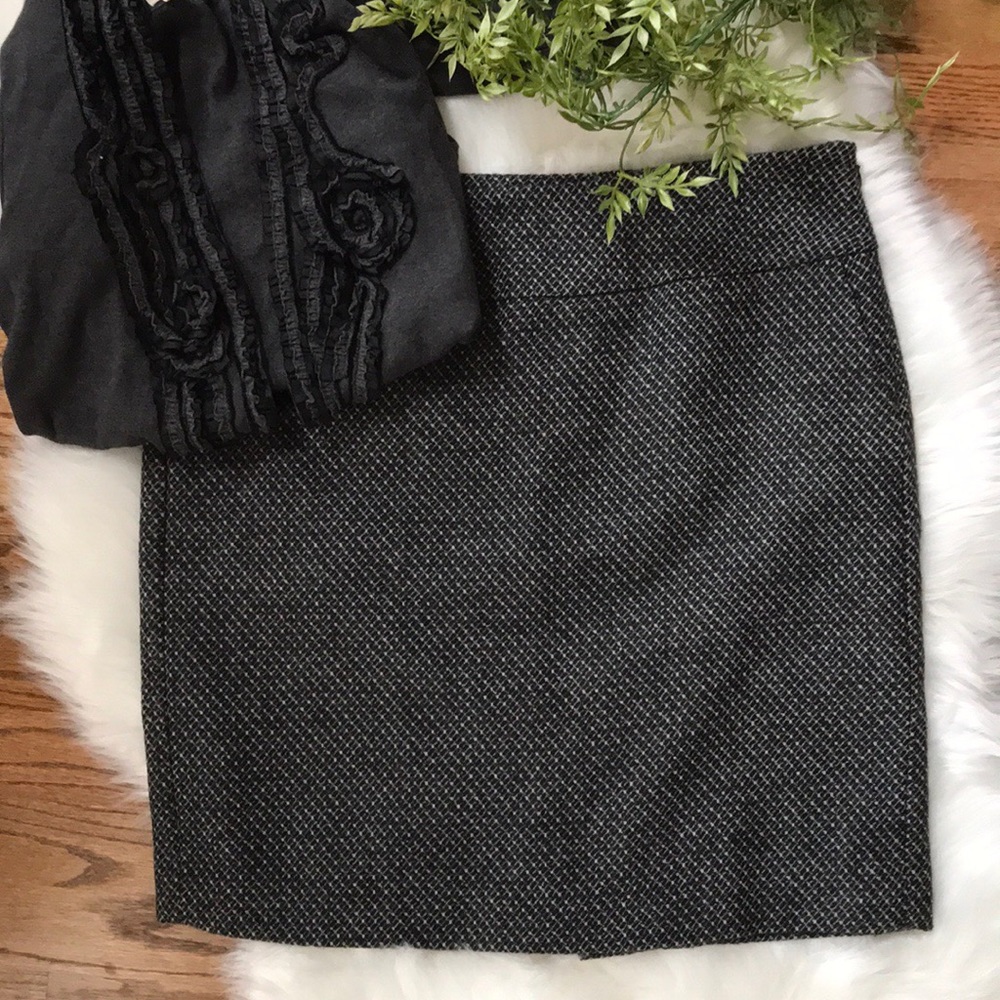 🌸Ann Taylor Loft petites size 8 wool blend skirt